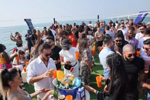 Yacht party dubai