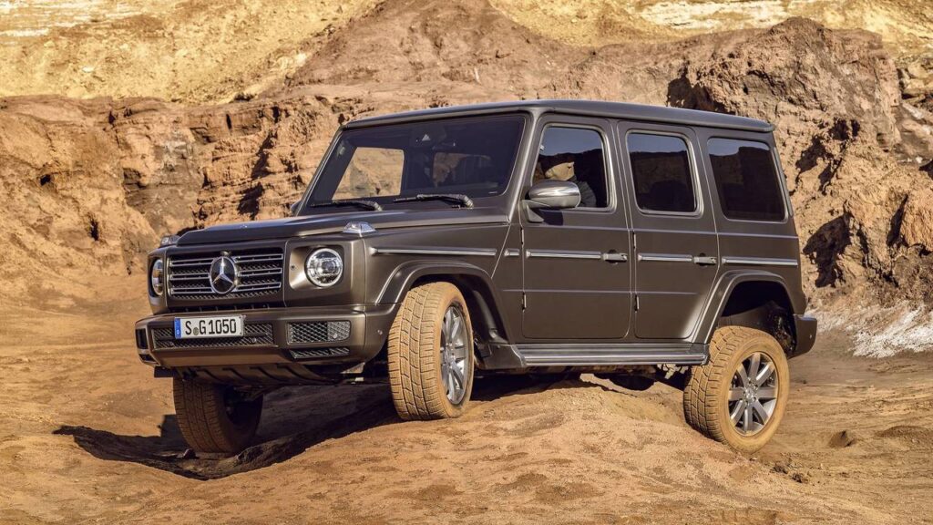 mercedes benz-g-class for desert safari