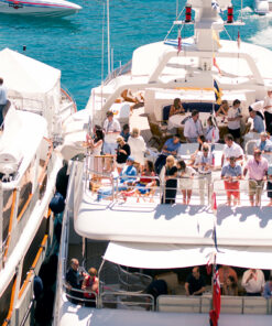 Rent a yacht in Dubai