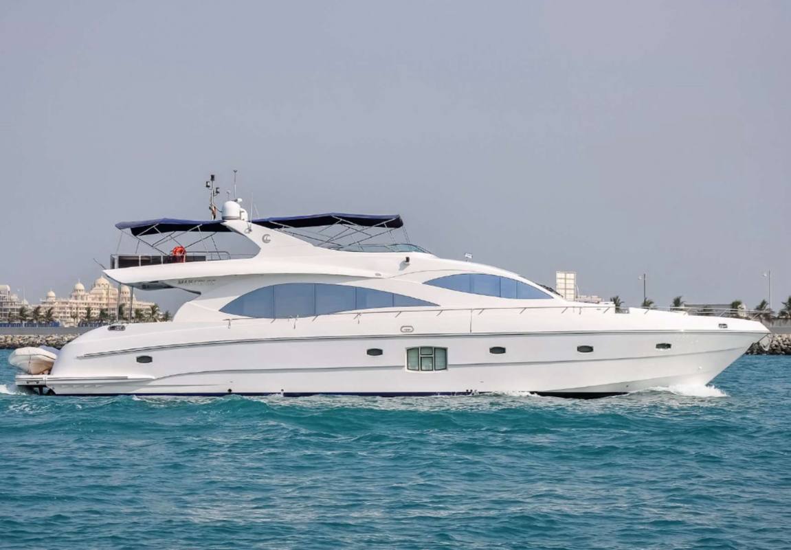 photo_2025-10-19_21-08-10 Yacht charter in Dubai