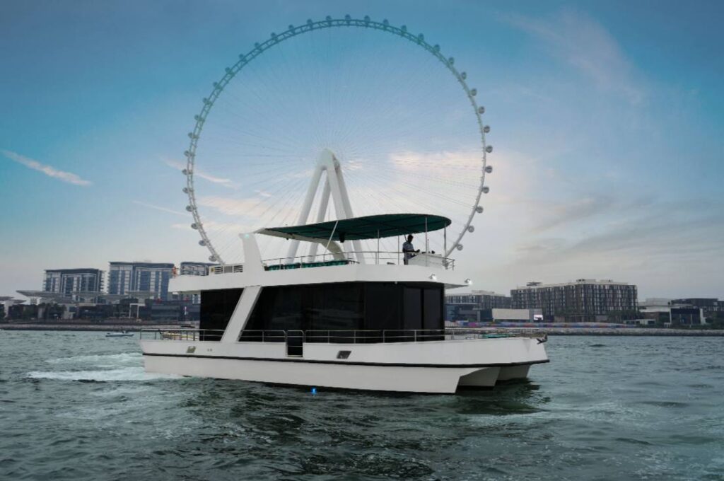 Party yacht In Dubai