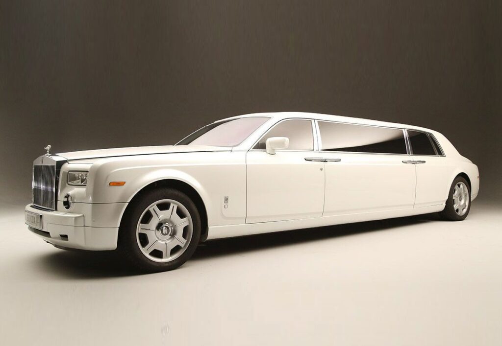 Rolls-Royce Phantom Limousine for rent in Dubai